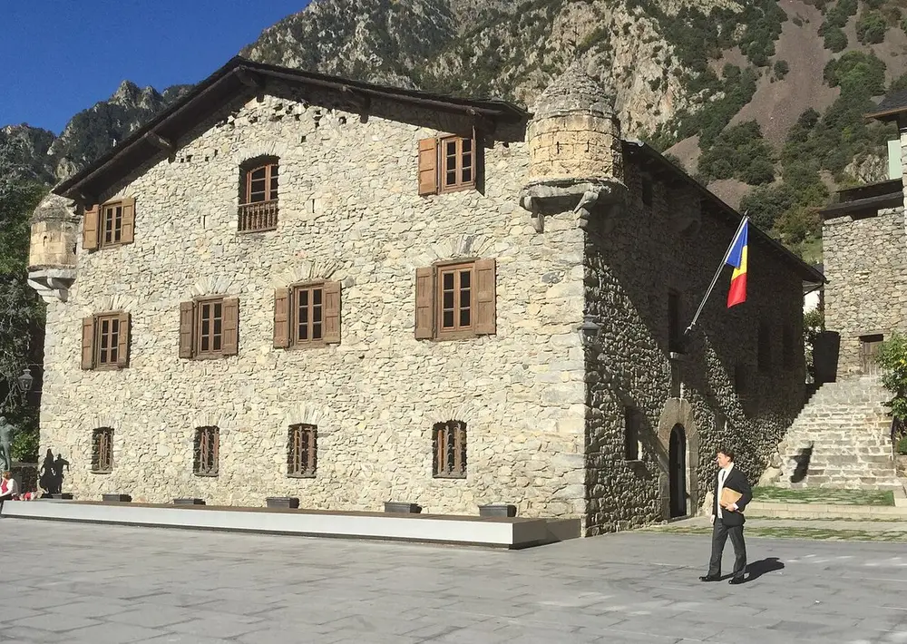 安道尔城的瓦尔宫（Casa de la Vall），1702—2011 年的总议会所在地
