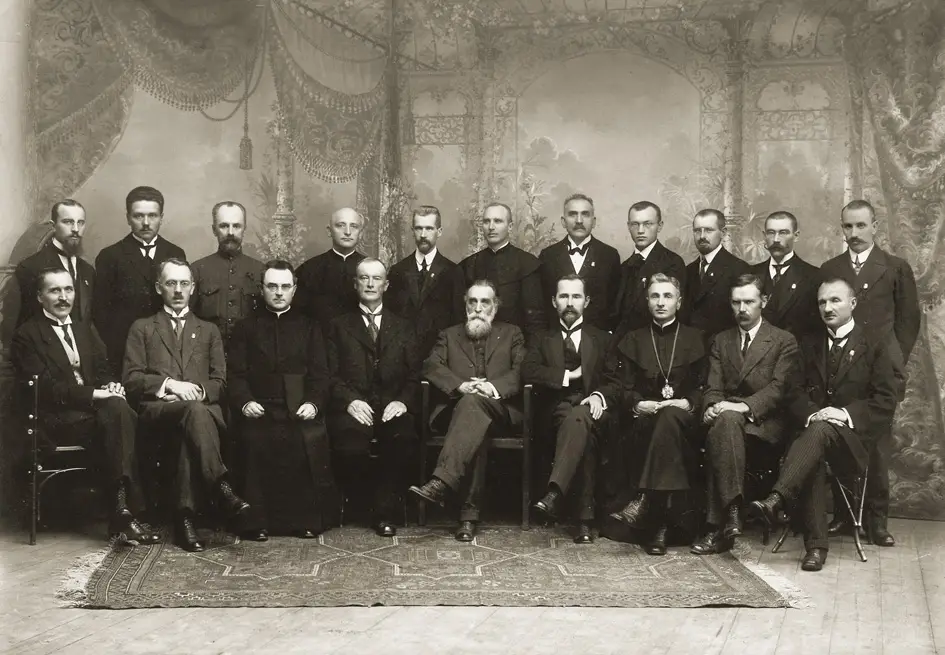 签署《立陶宛独立宣言》的立陶宛理事会（1917 年摄）