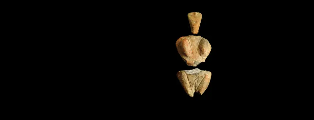 斯科巴出土的地母神陶像（约公元前 4400–4100 年）