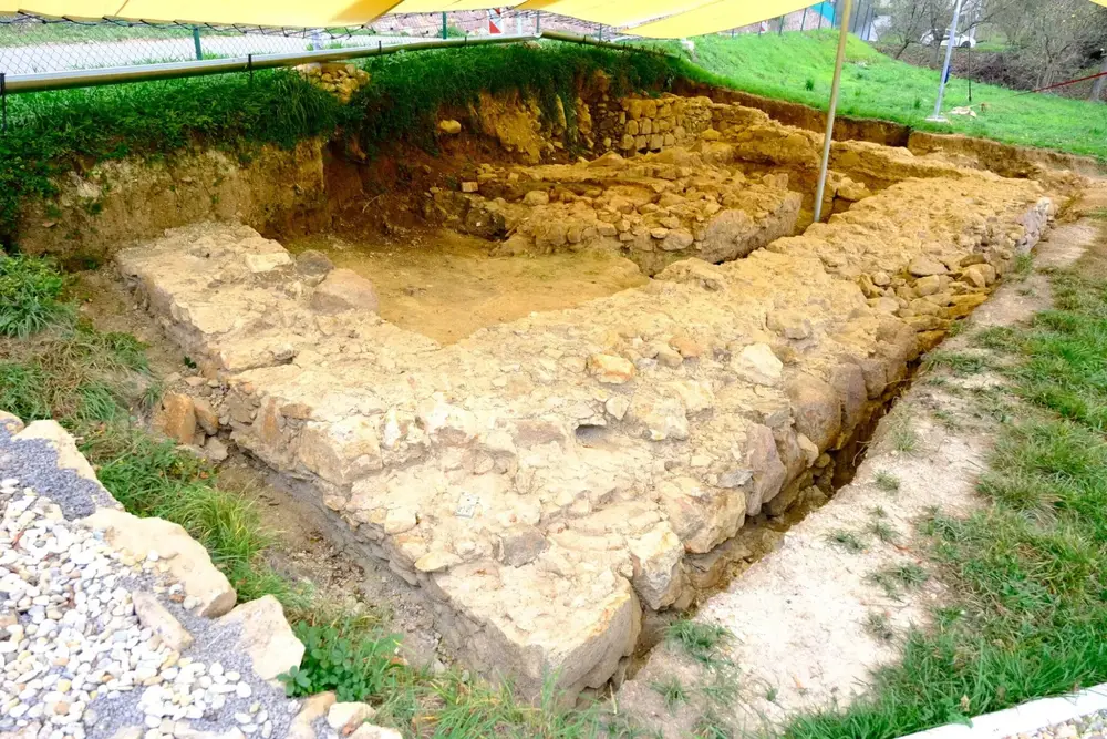 Nová Baňa 发掘出的波特蒸汽机地基遗址