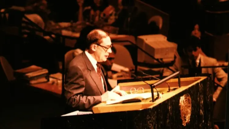 1993年，安道尔政府首脑奥斯卡·里巴斯在联合国大会用加泰罗尼亚语发言