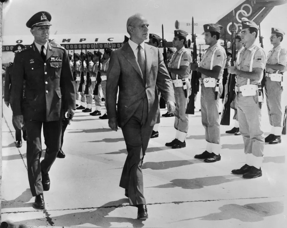 1974年9月，总理卡拉曼利斯视察塞萨洛尼基